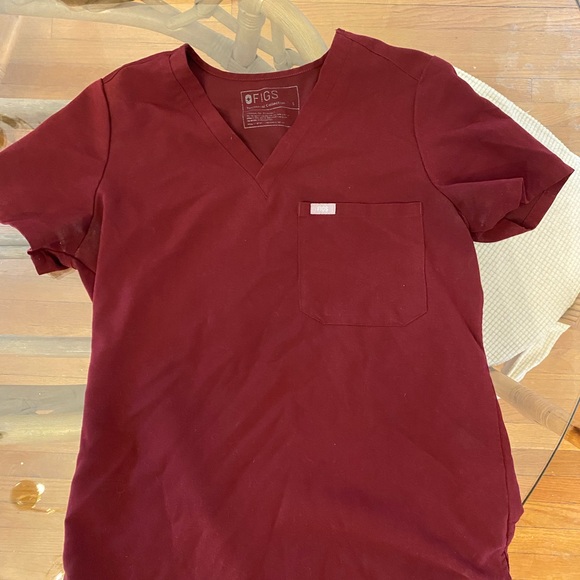 Figs burgundy Catarina one pocket top size small - Picture 3 of 3